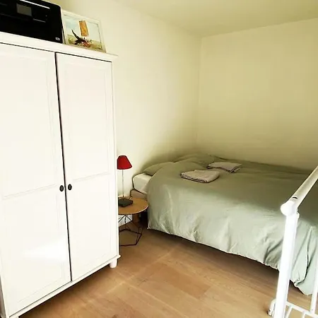 Classy Flat With Awesome View And Great Location!